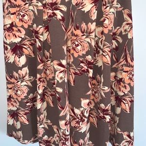 Beige skirt with flowers